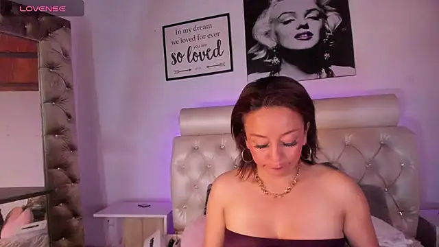 Beatricez online show from December 18, 2025, 3:44 am