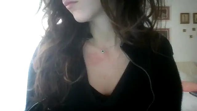 Snapshot of SuperValentina chatting on February 18, 2026, 9:28 am SuperValentina online show from February 18, 2026, 9:28 am