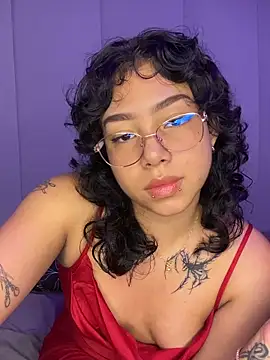 Snapshot of Scarlett_Rave chatting on October 13, 2025, 4:25 am Scarlett Rave online show from October 13, 2025, 4:25 am