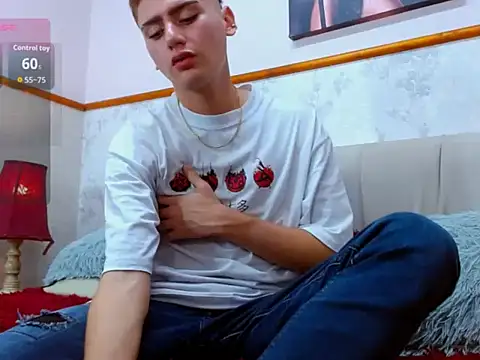 Snapshot of Alex_Millerss chatting on October 28, 2025, 10:52 pm Alex Millerss online show from October 28, 2025, 10:52 pm