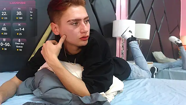 Snapshot of Alex_Millerss chatting on October 17, 2025, 8:43 pm Alex Millerss online show from October 17, 2025, 8:43 pm