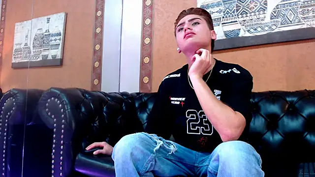 Snapshot of Alex_Millerss chatting on October 27, 2025, 9:27 pm Alex Millerss online show from October 27, 2025, 9:27 pm