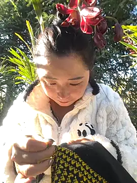 miemie-xx online show from November 29, 2025, 12:55 am