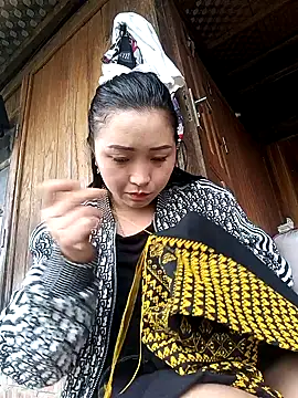 miemie-xx online show from October 25, 2025, 1:16 am