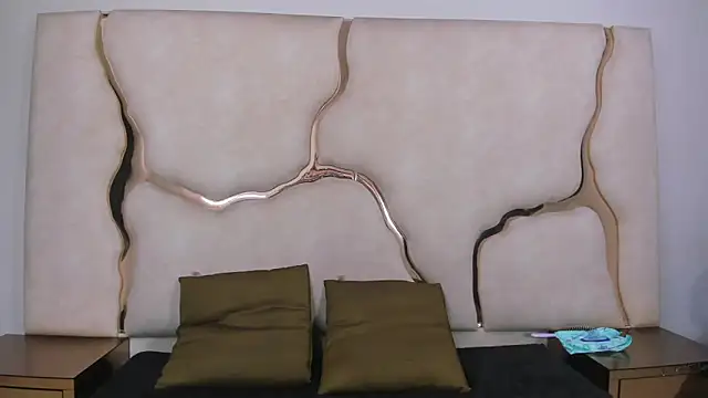 Mia clark18 online show from December 5, 2025, 3:54 pm