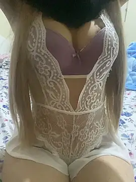 Snapshot of Sexy-Meryam chatting on May 13, 2026, 7:59 am Sexy-Meryam online show from May 13, 2026, 7:59 am
