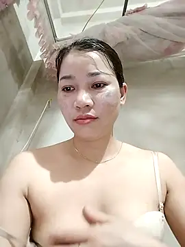ladzy sexy online show from November 18, 2025, 6:44 pm