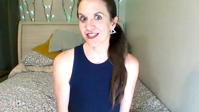 easy briezy online show from March 24, 2026, 2:11 am