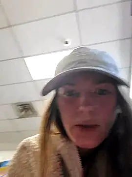 Snapshot of Cassaroll333 chatting on November 3, 2025, 3:37 pm Cassaroll333 online show from November 3, 2025, 3:37 pm