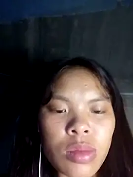 hello-cute online show from November 9, 2025, 7:40 pm