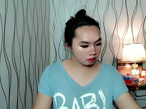 im ursweetheart online show from October 19, 2025, 3:20 am