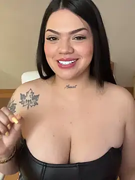 dulcemarianh  online show from December 18, 2025, 4:55 pm