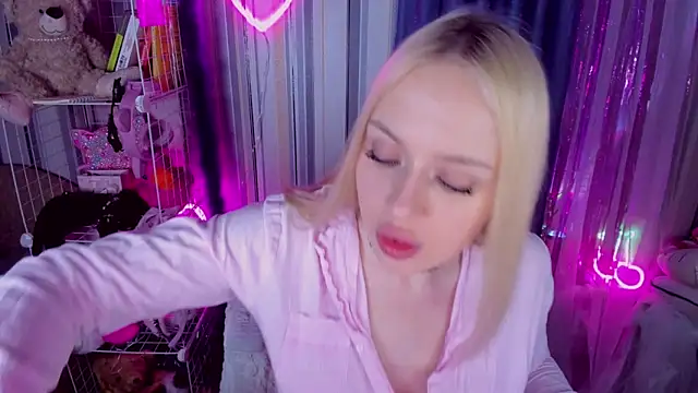 CeaneLino online show from April 17, 2026, 3:48 pm