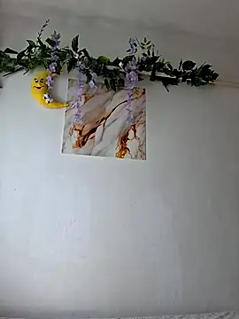 Snapshot of Nika_aa chatting on July 8, 2026, 8:15 am Nika aa online show from July 8, 2026, 8:15 am