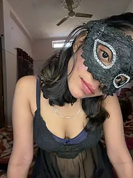 Snapshot of Lovebirdss chatting on February 23, 2026, 8:04 am Lovebirdss online show from February 23, 2026, 8:04 am