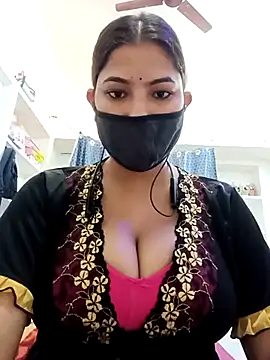 Hot radhaji online show from May 13, 2026, 2:40 am