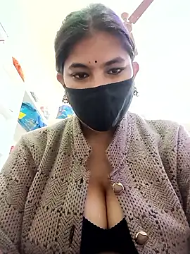 Hot radhaji online show from January 9, 2026, 3:19 pm