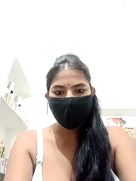 Hot radhaji online show from November 10, 2025, 4:12 pm