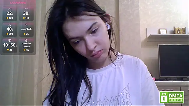 Snapshot of CeyaLier chatting on June 1, 2026, 6:29 pm CeyaLier online show from June 1, 2026, 6:29 pm