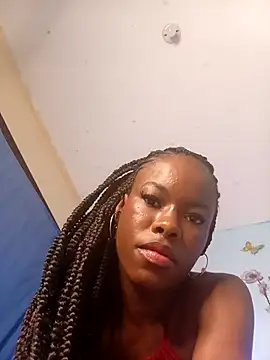 BeverlyMadison  online show from November 21, 2025, 7:35 pm