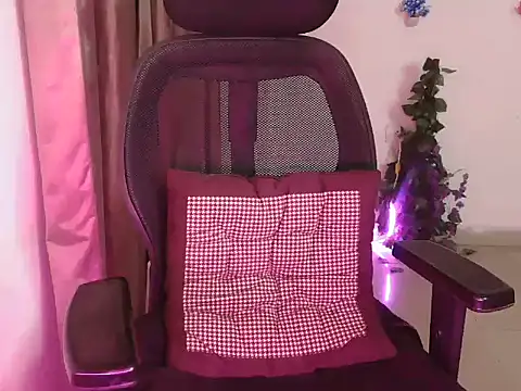 Royal zara online show from November 24, 2025, 5:46 pm