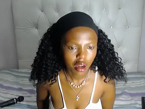 Pixelprincess28 online show from October 13, 2025, 6:31 pm