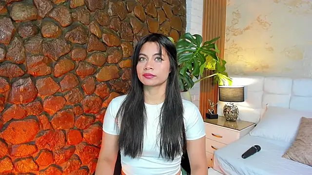 Snapshot of Camilaa_X chatting on October 15, 2025, 12:57 pm Camilaa X online show from October 15, 2025, 12:57 pm