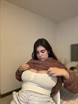 Isabella LaRue online show from April 11, 2026, 3:47 am