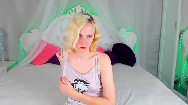 LikiLips online show from March 28, 2026, 8:15 am