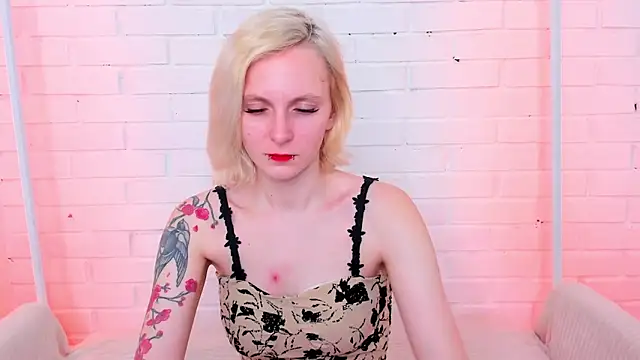 Snapshot of LikiLips chatting on February 18, 2026, 1:14 am LikiLips online show from February 18, 2026, 1:14 am