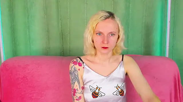 LikiLips online show from April 2, 2026, 1:02 am