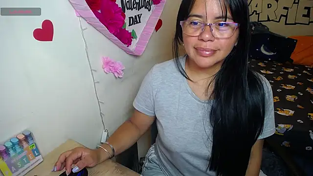 Miss  kendra  online show from May 13, 2026, 11:50 am
