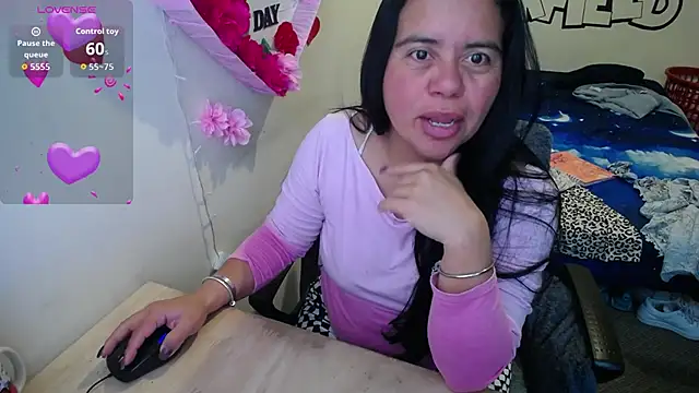 Miss  kendra  online show from April 5, 2026, 12:34 pm