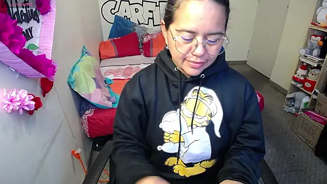 Snapshot of Miss__kendra_ chatting on February 12, 2026, 1:33 pm Miss kendra online show from February 12, 2026, 1:33 pm