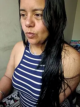 Miss  kendra  online show from December 1, 2025, 2:18 pm