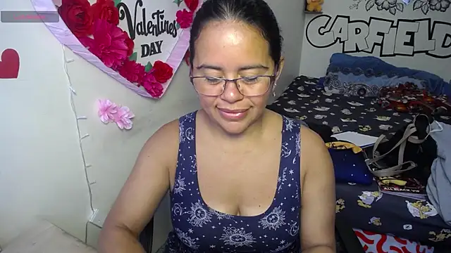 Miss  kendra  online show from May 11, 2026, 4:04 pm