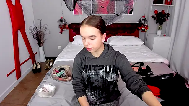 Snapshot of KamilaPeach chatting on October 29, 2025, 7:51 am KamilaPeach online show from October 29, 2025, 7:51 am