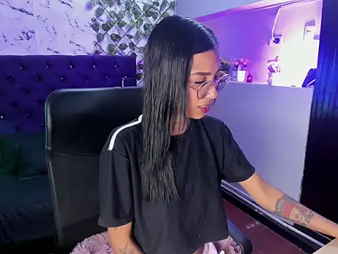 KarlaSlutSkinny   online show from April 16, 2026, 9:37 pm