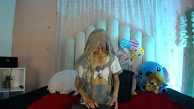 SweetRenata  online show from March 12, 2026, 11:47 am