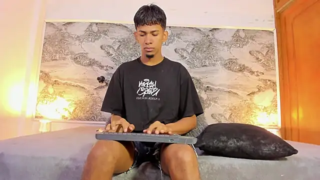 Ethan thouse online show from October 15, 2025, 3:05 am