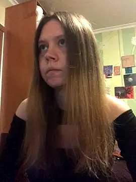 Snapshot of LunaVirelle chatting on October 17, 2025, 9:16 pm LunaVirelle online show from October 17, 2025, 9:16 pm