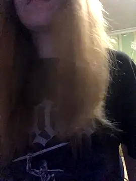 LunaVirelle online show from November 8, 2025, 4:32 pm