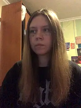 Snapshot of LunaVirelle chatting on October 25, 2025, 7:58 pm LunaVirelle online show from October 25, 2025, 7:58 pm