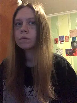 LunaVirelle online show from November 4, 2025, 3:49 pm