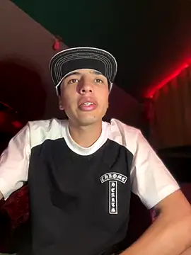 pabonsito2 online show from October 17, 2025, 4:16 am