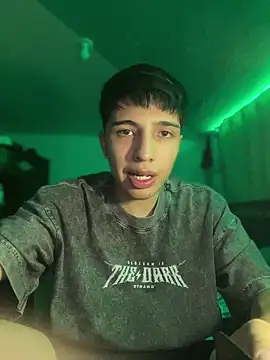 pabonsito2 online show from October 21, 2025, 3:28 am