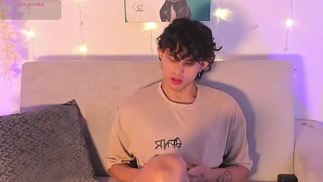 Snapshot of lua_boy chatting on March 31, 2026, 4:47 am lua boy online show from March 31, 2026, 4:47 am