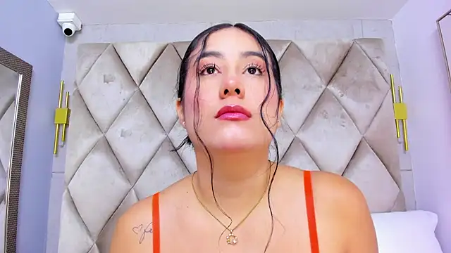 GabyParker  online show from May 12, 2026, 12:22 pm