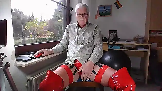 super-snoopy online show from November 16, 2025, 9:25 am