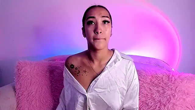 HeidyRousse online show from January 15, 2026, 1:36 pm